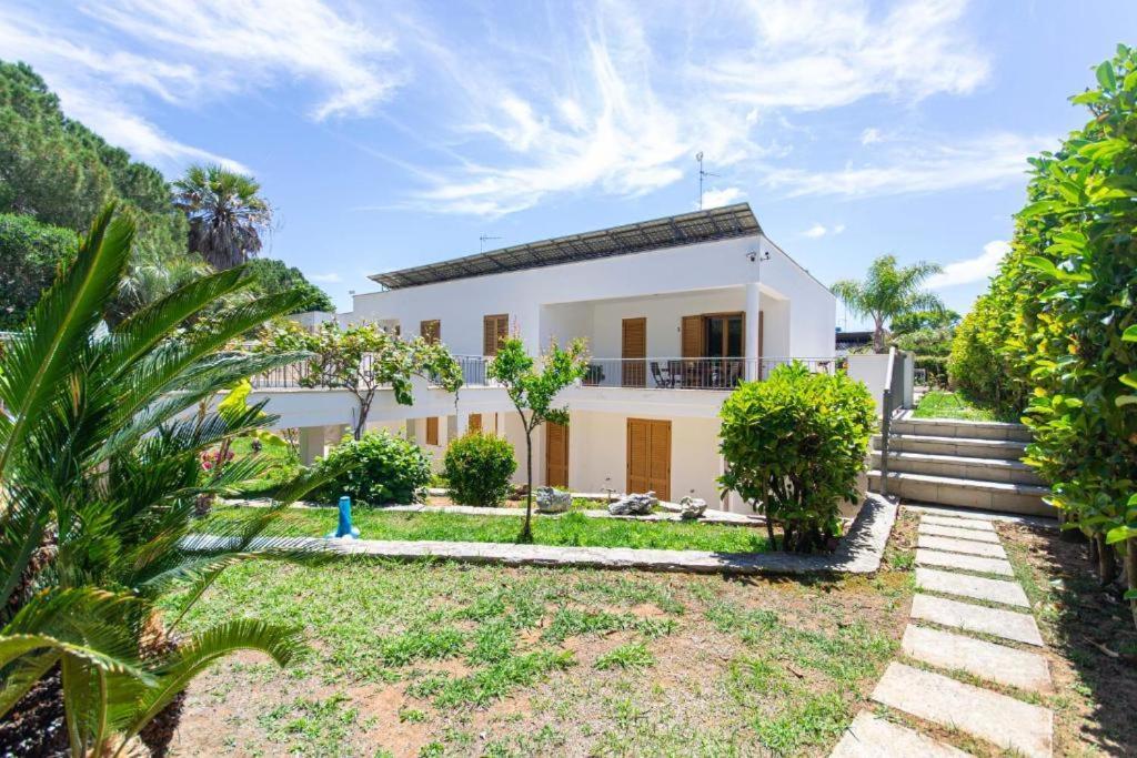 Blue Area Apartments - Fromhometosalento Torre dell'Orso Exterior foto