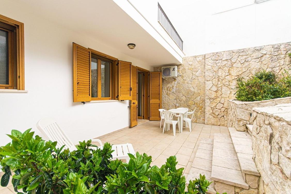 Blue Area Apartments - Fromhometosalento Torre dell'Orso Exterior foto