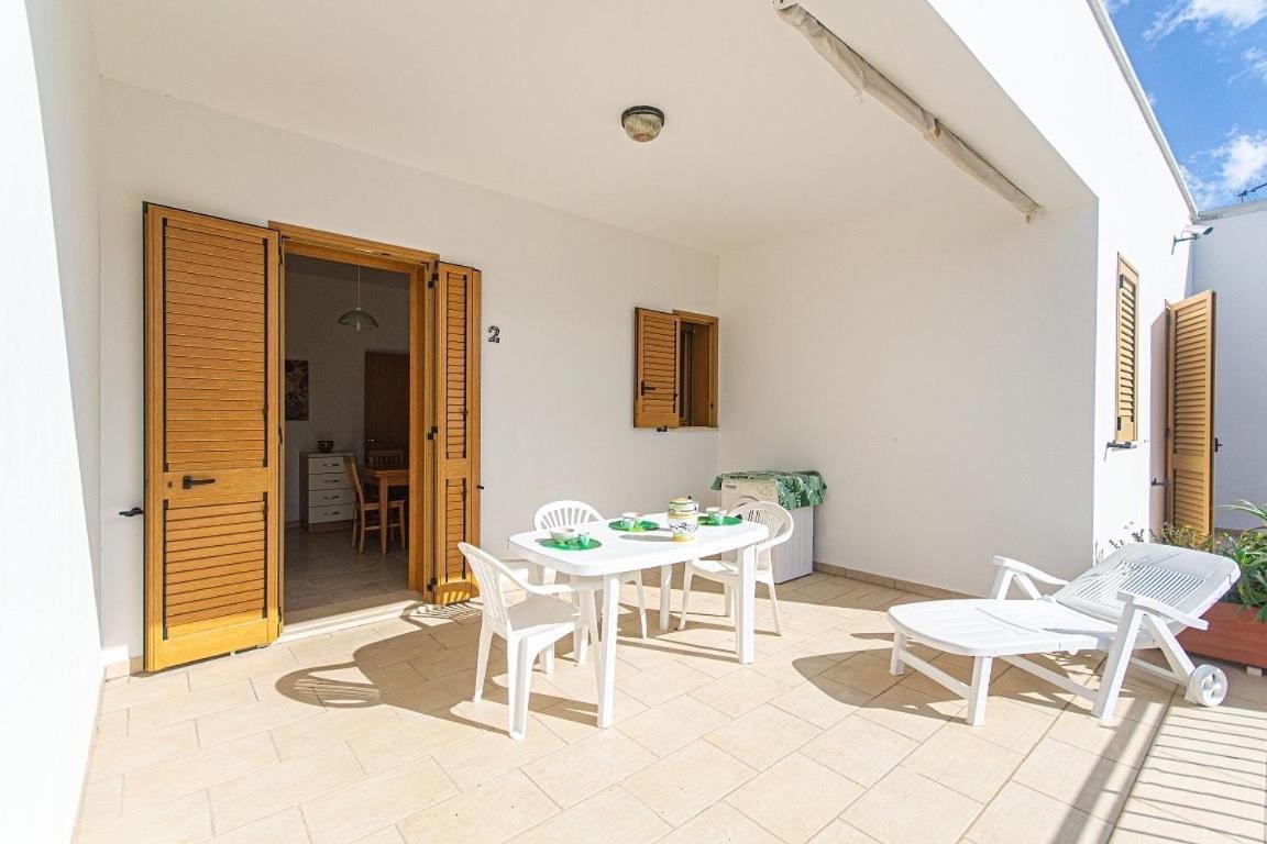 Blue Area Apartments - Fromhometosalento Torre dell'Orso Exterior foto